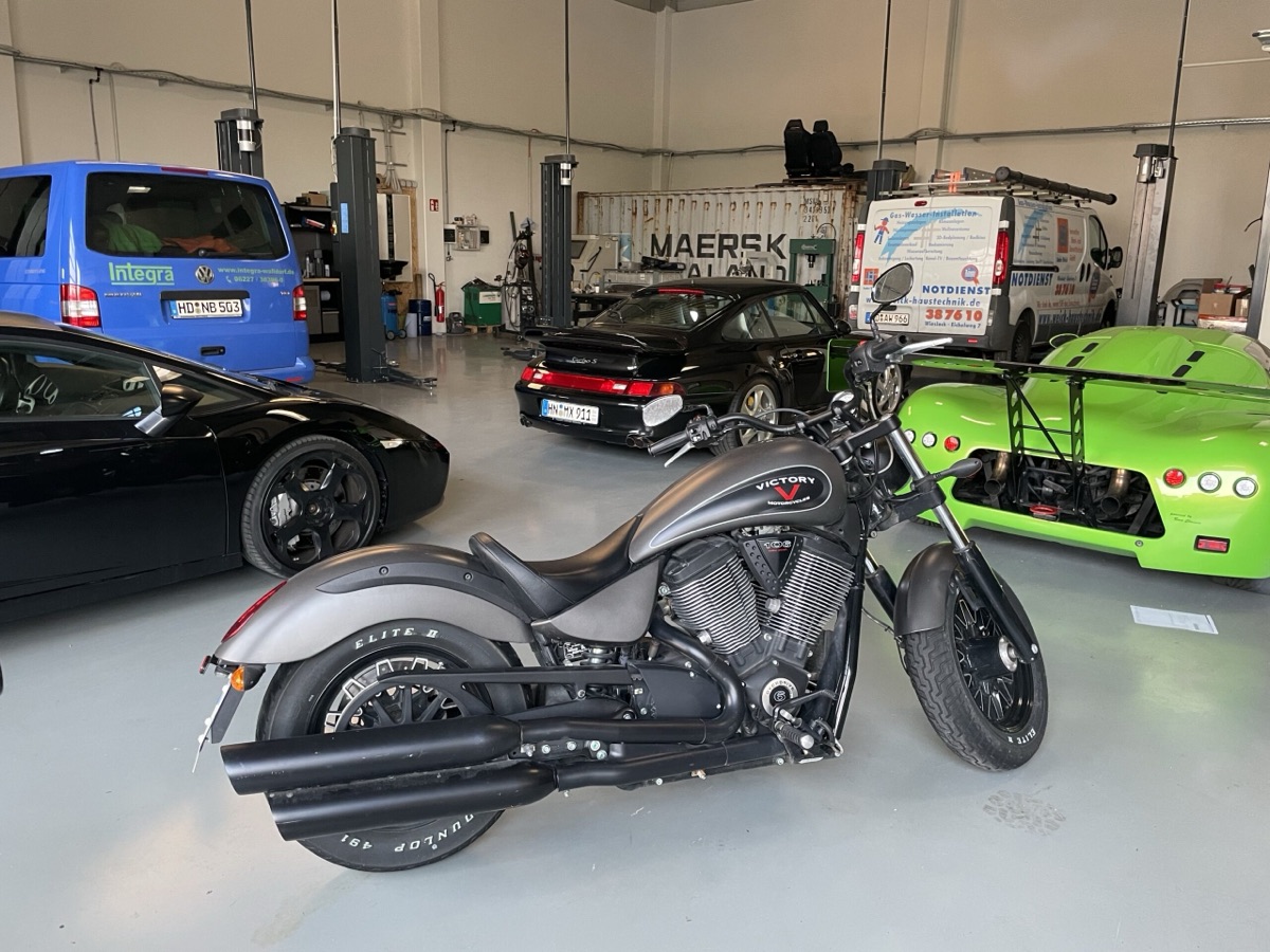 Motorrad in der Werkstatt Timeless Motors